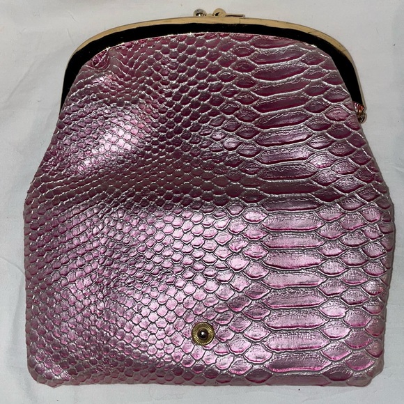 Deux Lux Pink Metallic Fold Over Clutch With Snap Closure.. New - Picture 6 of 15